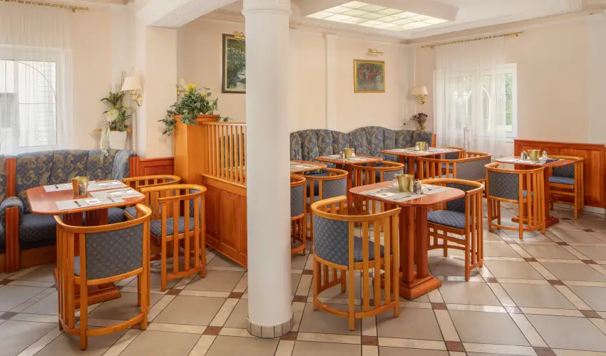 Admiral Family Resort Keszthely - Kedvezm�nyes �r csal�dok r�sz�reak reggelis ell�t�ssal (1 �jt�l)