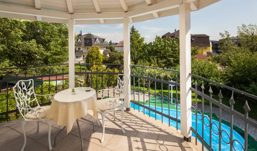 Admiral Family Resort Keszthely - Kedvezm�nyes �r csal�dok r�sz�reak reggelis ell�t�ssal (1 �jt�l)