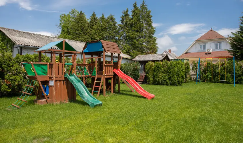 Admiral Family Resort Keszthely - Kedvezm�nyes �r csal�dok r�sz�reak reggelis ell�t�ssal (1 �jt�l)