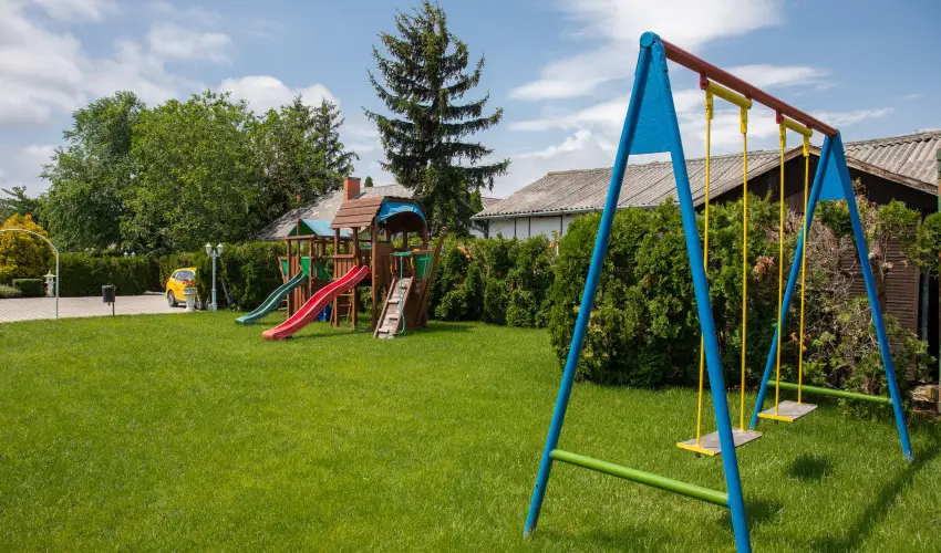 Admiral Family Resort Keszthely - Kedvezm�nyes �r csal�dok r�sz�reak reggelis ell�t�ssal (1 �jt�l)