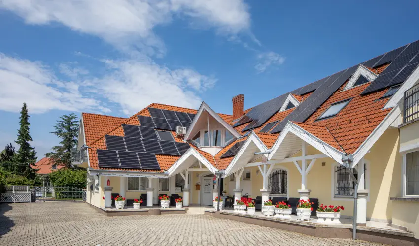 Admiral Family Resort Keszthely - Kedvezm�nyes �r csal�dok r�sz�reak reggelis ell�t�ssal (1 �jt�l)