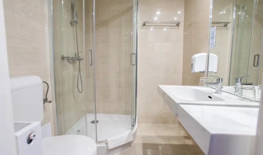 Hotel rpd Tatabnya - Kedvezmnyes r csaldok rszreak reggelis elltssal (1 jtl)