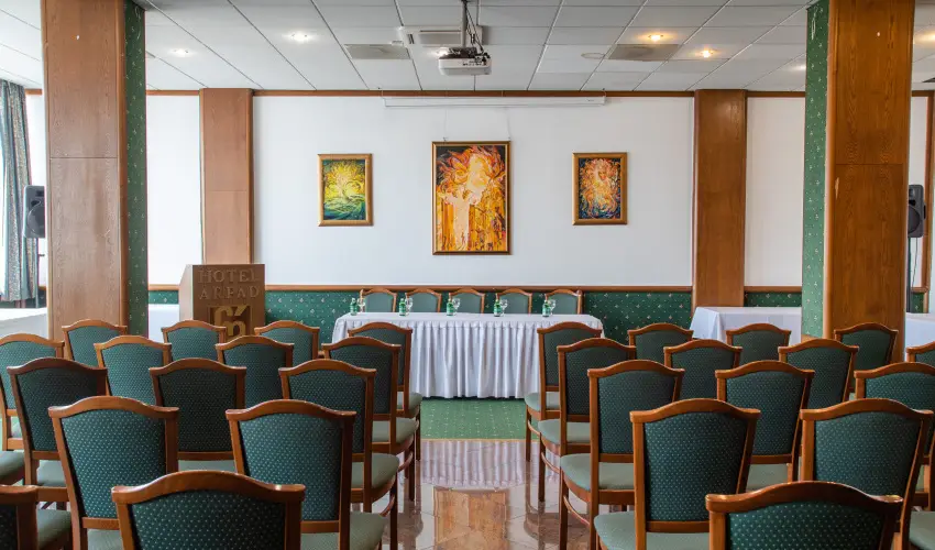 Hotel rpd Tatabnya - Kedvezmnyes r csaldok rszreak reggelis elltssal (1 jtl)