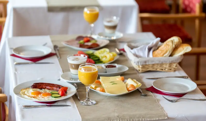 Hotel rpd Tatabnya - Kedvezmnyes r csaldok rszreak reggelis elltssal (1 jtl)