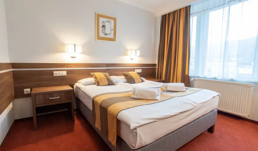 Hotel rpd Tatabnya - Kedvezmnyes r csaldok rszreak reggelis elltssal (1 jtl)