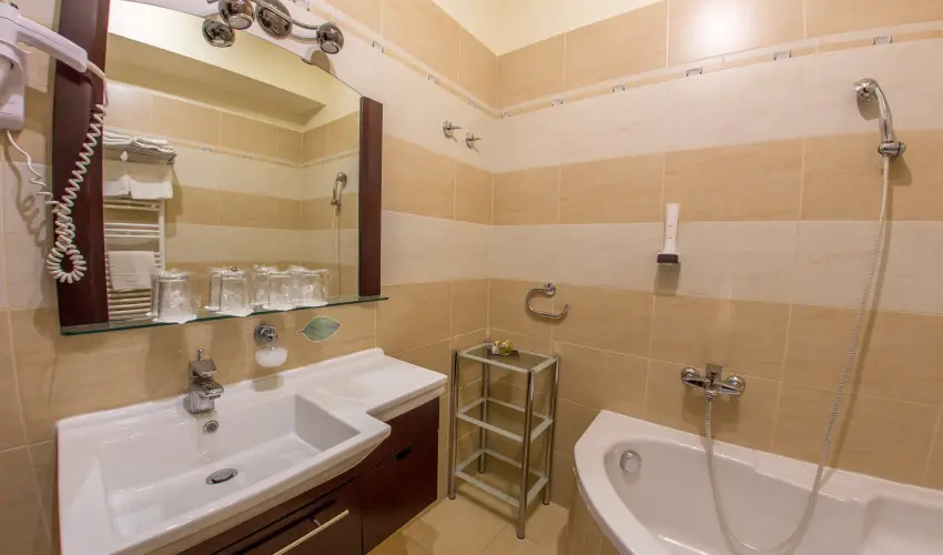 Hotel Aurum Hajdszoboszl - Kedvezmnyes r csaldok rszre flpanzival (1 jtl)