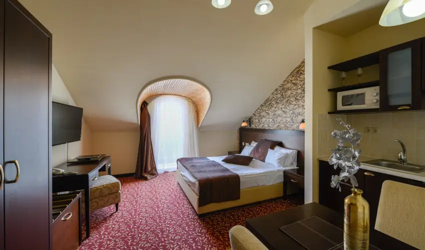 Hotel Aurum Hajdszoboszl - Kedvezmnyes r csaldok rszre flpanzival (1 jtl)