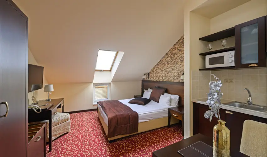 Hotel Aurum Hajdszoboszl - Kedvezmnyes r csaldok rszre flpanzival (1 jtl)