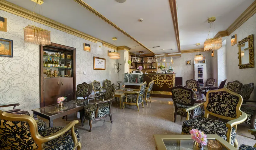 Hotel Aurum Hajdszoboszl - Kedvezmnyes r csaldok rszre flpanzival (1 jtl)