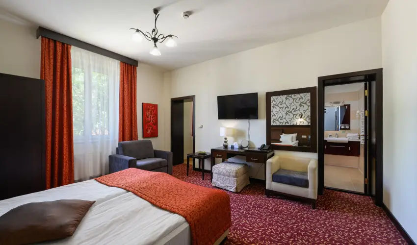 Hotel Aurum Hajdszoboszl - Kedvezmnyes r csaldok rszre flpanzival (1 jtl)