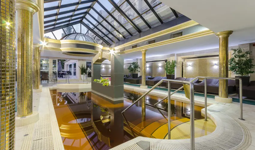 Hotel Aurum Hajdszoboszl - Kedvezmnyes r csaldok rszre flpanzival (1 jtl)