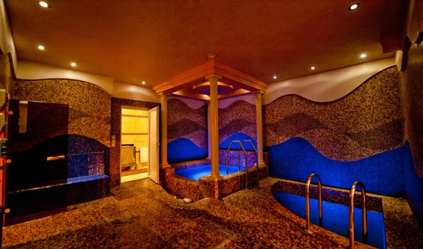 Hotel Aurum Hajdszoboszl - Kedvezmnyes r csaldok rszre flpanzival (1 jtl)