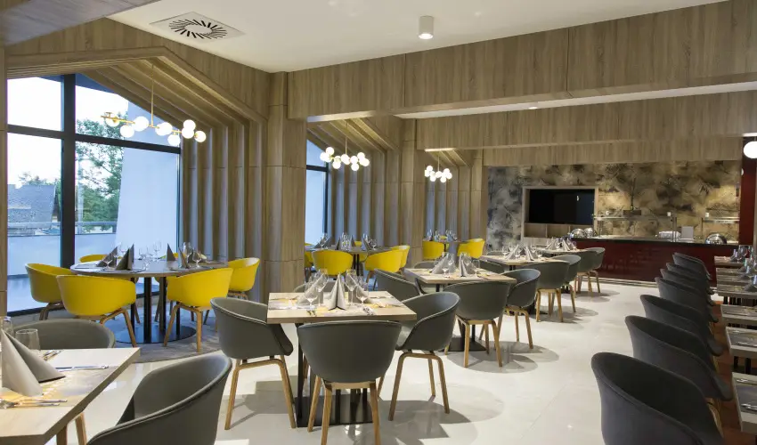 Avar Hotel Mtrafred - Kedvezmnyes r csaldok rszreak reggelivel (1 jtl)