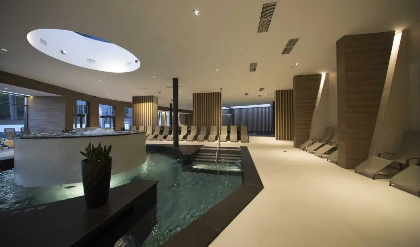 Avar Hotel Mtrafred - Kedvezmnyes r csaldok rszreak reggelivel (1 jtl)