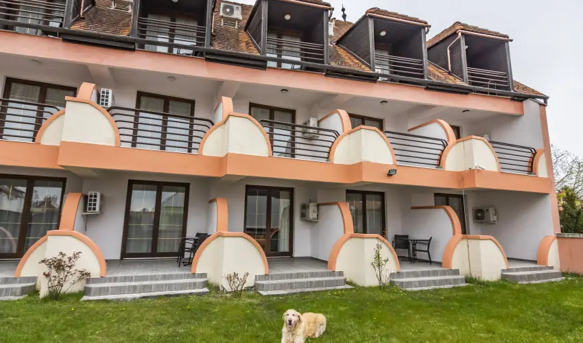 Hotel Bacchus Keszthely - Kedvezmnyes r csaldok rszreak reggelis elltssal (1 jtl)