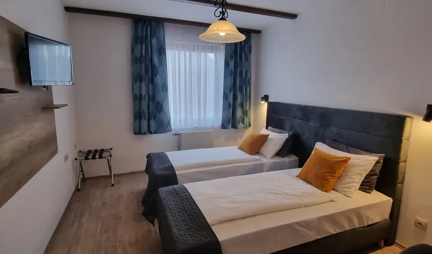 Hotel Bacchus Keszthely - Kedvezmnyes r csaldok rszreak reggelis elltssal (1 jtl)