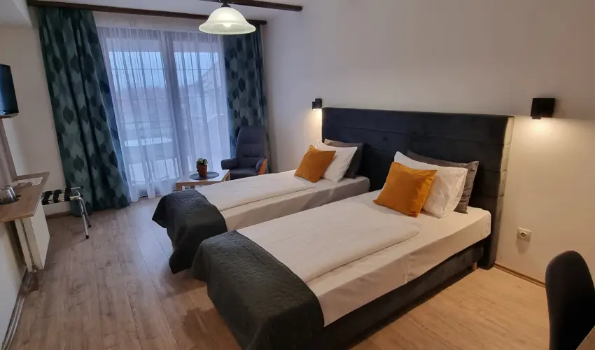 Hotel Bacchus Keszthely - Kedvezmnyes r csaldok rszreak reggelis elltssal (1 jtl)