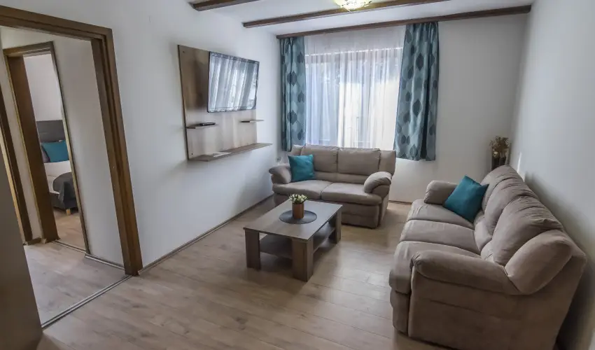 Hotel Bacchus Keszthely - Kedvezmnyes r csaldok rszreak reggelis elltssal (1 jtl)