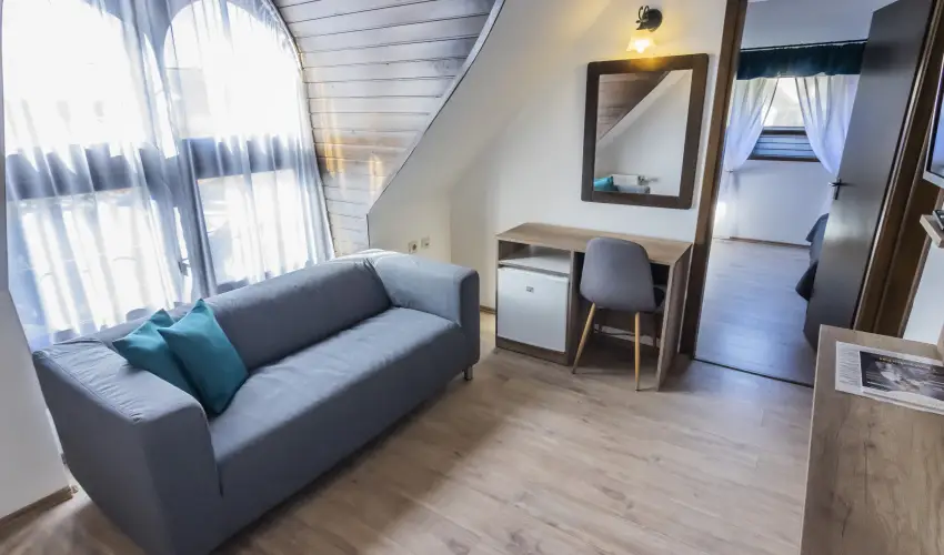 Hotel Bacchus Keszthely - Kedvezmnyes r csaldok rszreak reggelis elltssal (1 jtl)