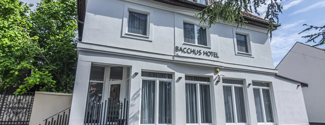 Hotel Bacchus Keszthely - Kedvezmnyes r csaldok rszreak reggelis elltssal (1 jtl)