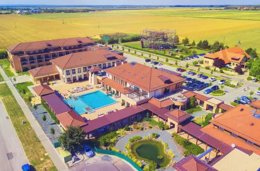 Caramell Premium Resort - Kedvezm�nyes �r csal�dok r�sz�re 