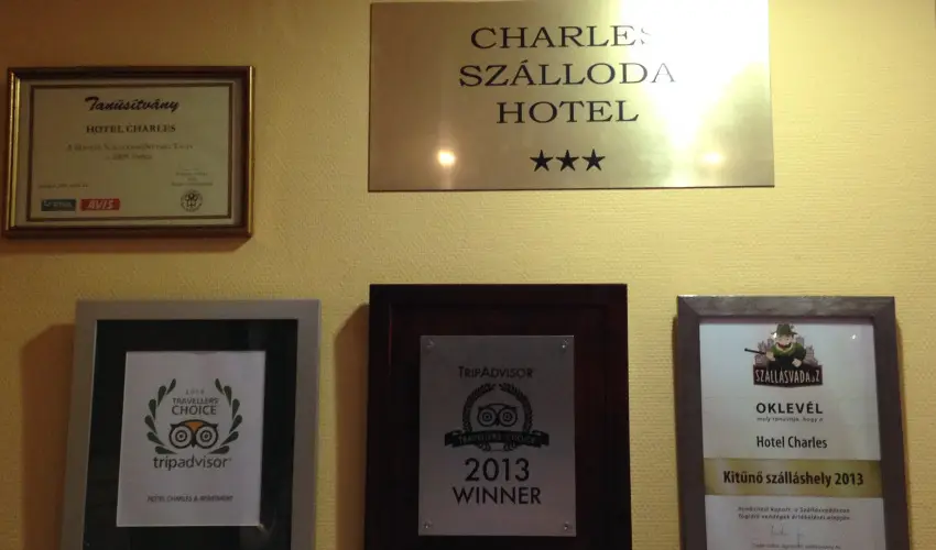 Hotel Charles Budapest - Vissza nem t�r�tend� �r reggelivel 