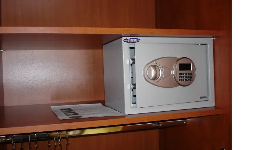 Hotel Charles Budapest - Vissza nem t�r�tend� �r reggelivel 