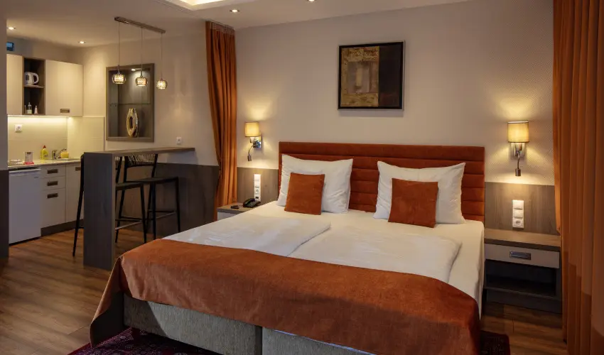 Hotel Charles Budapest - Vissza nem t�r�tend� �r reggelivel 