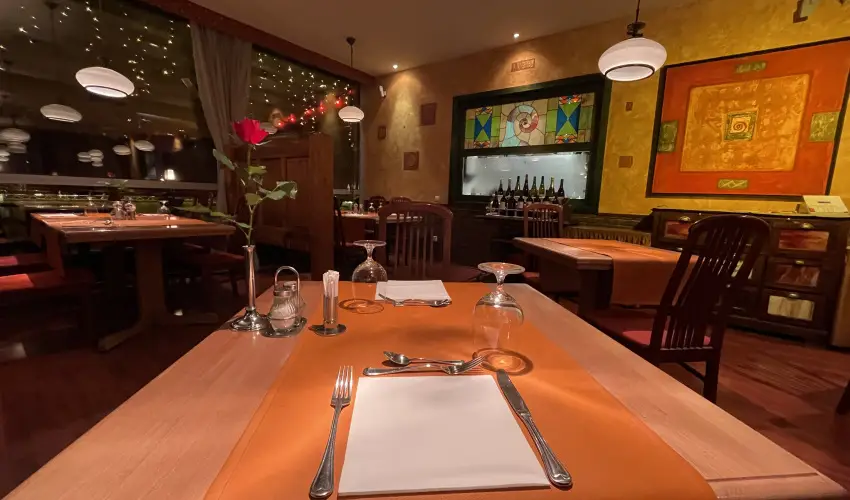 Hotel Charles Budapest - Vissza nem t�r�tend� �r reggelivel 