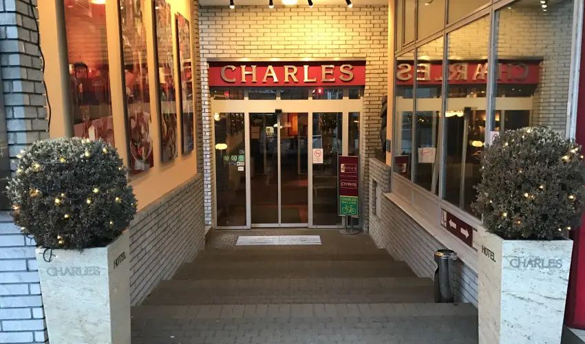 Hotel Charles Budapest - Vissza nem t�r�tend� �r reggelivel 