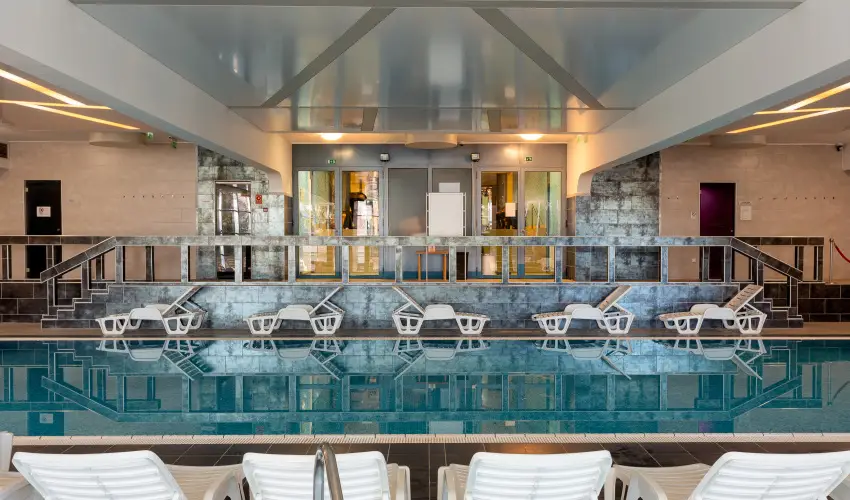 Hotel Eger & Park Eger - Laz�t� h�tk�znapok, egri bork�stol�val, f�rd�bel�p�vel! (min. 2 �j)