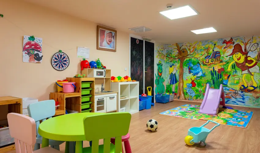 Hotel Eger & Park Eger - Laz�t� h�tk�znapok, egri bork�stol�val, f�rd�bel�p�vel! (min. 2 �j)