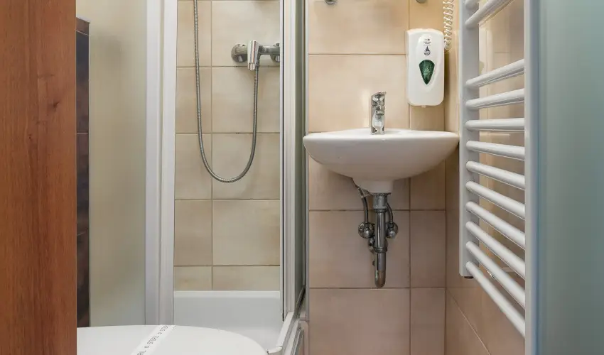 Hotel Eger & Park Eger - Laz�t� h�tk�znapok, egri bork�stol�val, f�rd�bel�p�vel! (min. 2 �j)