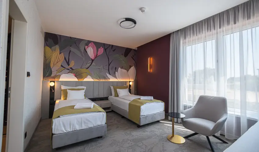 Hotel Energy & Business Center superior Paks - Kedvezm�nyes �r csal�dok r�sz�reak reggelis ell�t�ssal (1 �jt�l)