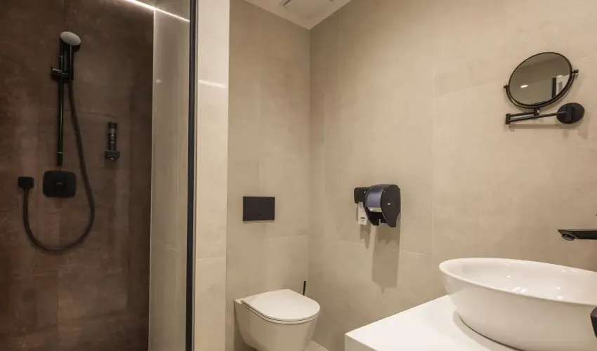 Hotel Energy & Business Center superior Paks - Kedvezm�nyes �r csal�dok r�sz�reak reggelis ell�t�ssal (1 �jt�l)