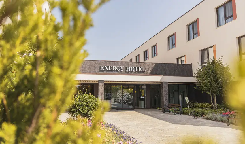 Hotel Energy & Business Center superior Paks - Kedvezm�nyes �r csal�dok r�sz�reak reggelis ell�t�ssal (1 �jt�l)