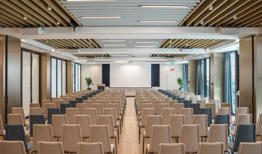 Hotel Energy & Business Center superior Paks - Kedvezm�nyes �r csal�dok r�sz�reak reggelis ell�t�ssal (1 �jt�l)