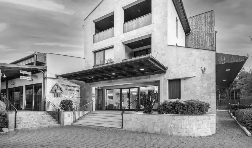 Erd�spuszta Club Hotel Debrecen - Romantikus pillanatok (min. 2 �j)