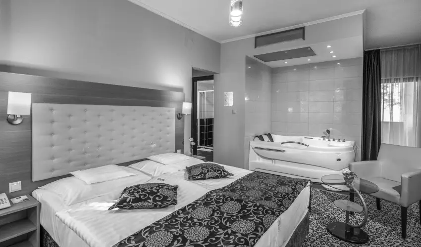 Erd�spuszta Club Hotel Debrecen - Romantikus pillanatok (min. 2 �j)