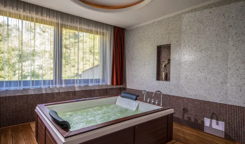 Erdspuszta Club Hotel Debrecen - Romantikus pillanatok (min. 2 j)