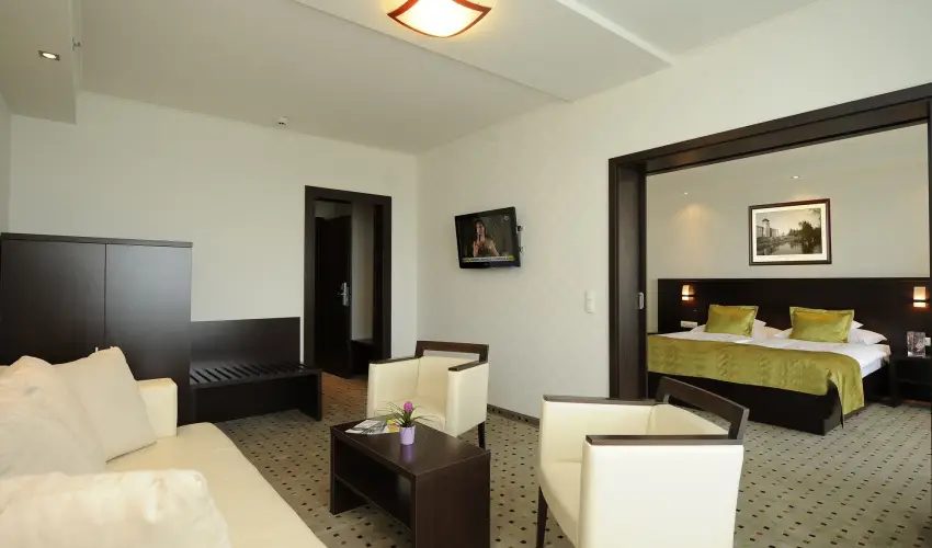 Hunguest Hotel Gyula Gyula - Kedvezmnyes flpanzis ajnlat frdbelpvel (min. 2 j)