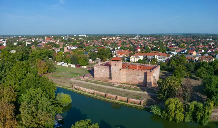 Hunguest Hotel Gyula Gyula - Kedvezmnyes flpanzis ajnlat frdbelpvel (min. 2 j)
