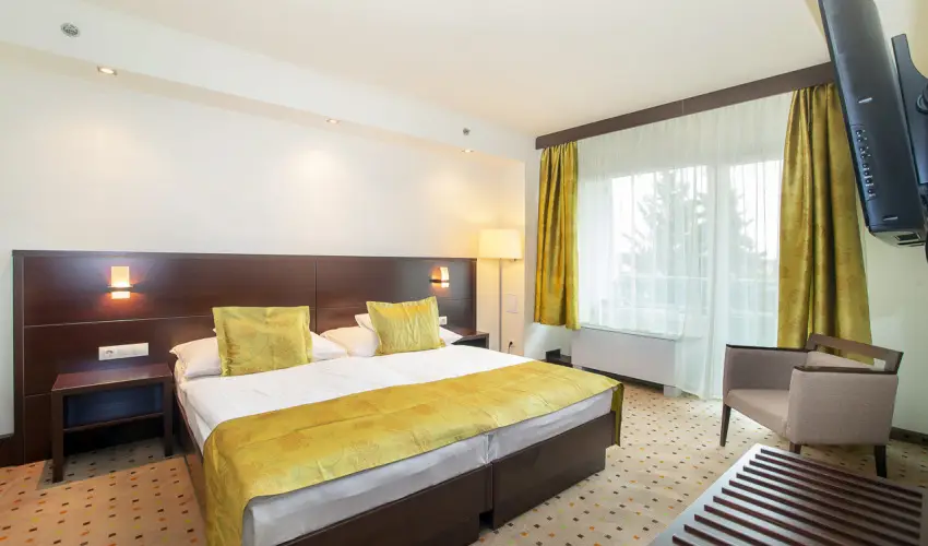 Hunguest Hotel Gyula Gyula - Kedvezmnyes flpanzis ajnlat frdbelpvel (min. 2 j)