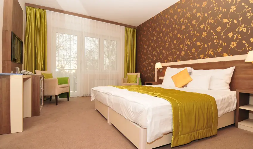 Hotel Eurpa Gunaras Dombvr - Kedvezmnyes r csaldok rszreak nelltssal (1 jtl)