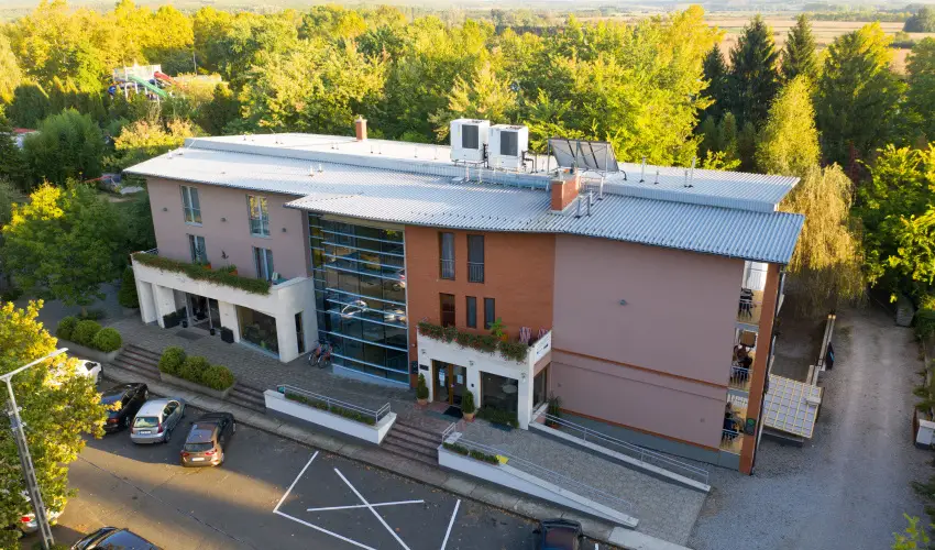 Hotel Eurpa Gunaras Dombvr - Kedvezmnyes r csaldok rszreak nelltssal (1 jtl)