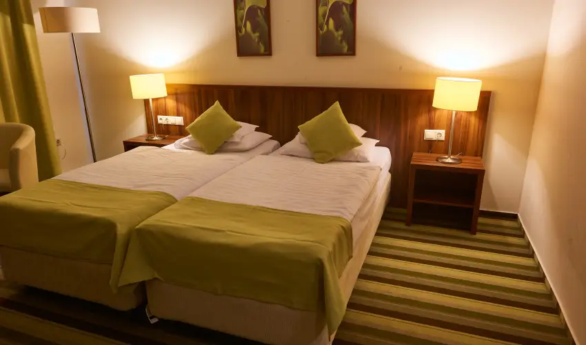 Hotel Ginkgo Hdmezvsrhely - Kedvezmnyes r csaldok rszreak reggelis elltssal (1 jtl)