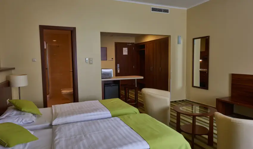 Hotel Ginkgo Hdmezvsrhely - Kedvezmnyes r csaldok rszreak reggelis elltssal (1 jtl)