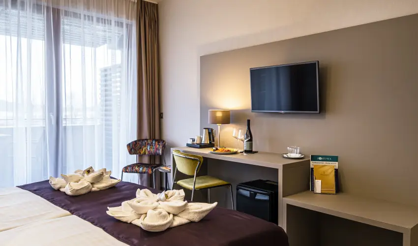 Hotel Golden Lake Resort Balatonfred - Kedvezmnyes r csaldok rszre flpanzis elltssal (1 jtl)