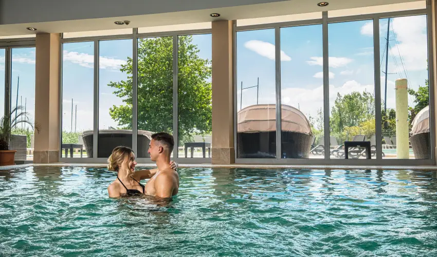 Hotel Golden Lake Resort Balatonfred - Kedvezmnyes r csaldok rszre flpanzis elltssal (1 jtl)