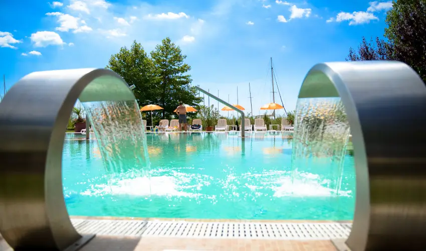 Hotel Golden Lake Resort Balatonfred - Kedvezmnyes r csaldok rszre flpanzis elltssal (1 jtl)